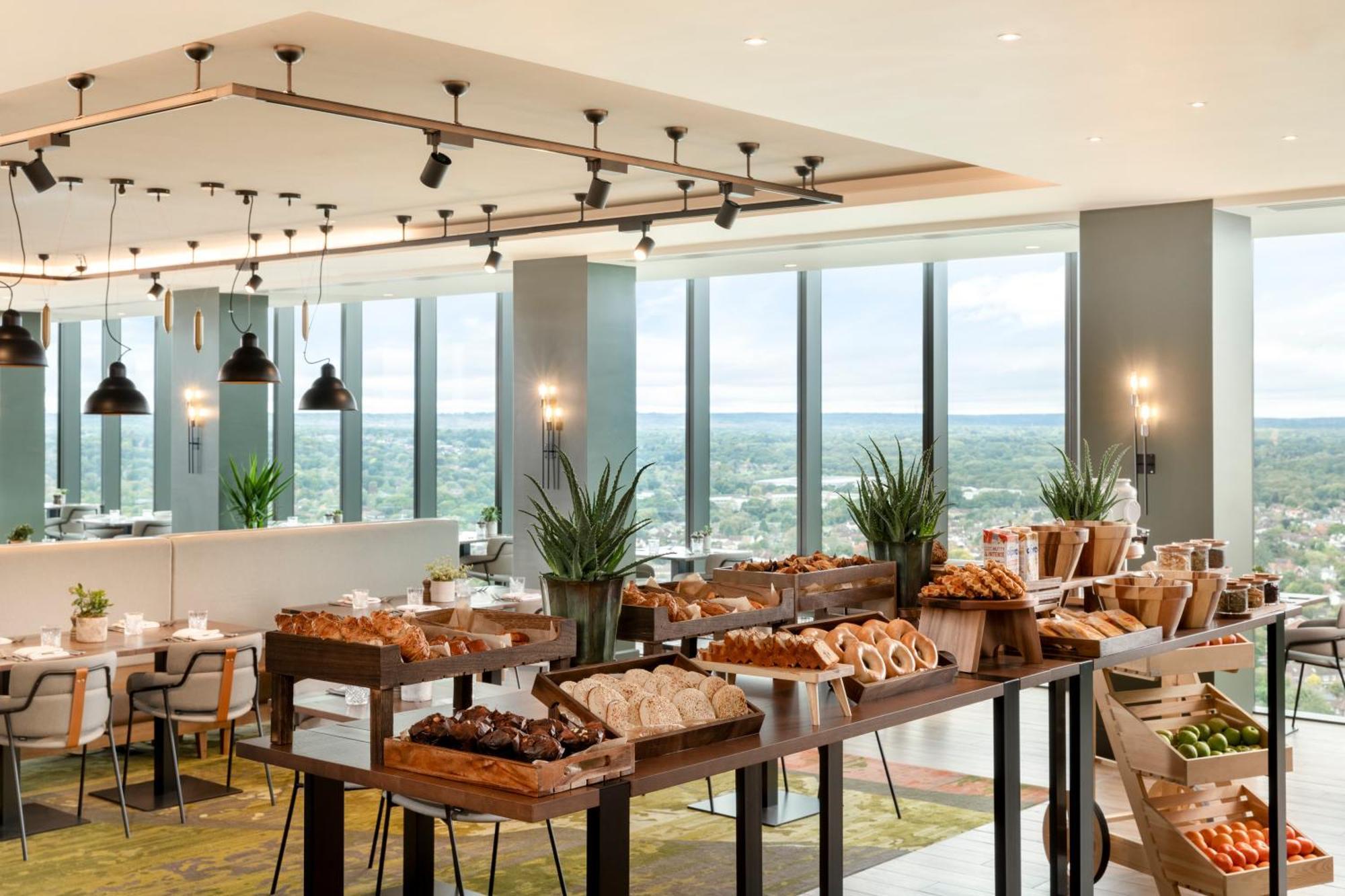 מלון Hilton ווקינג מראה חיצוני תמונה