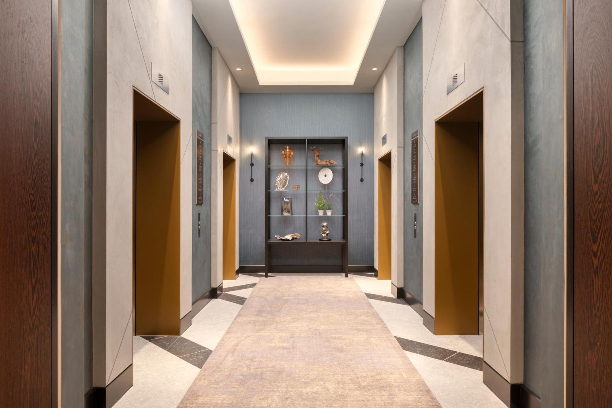 מלון Hilton ווקינג מראה חיצוני תמונה