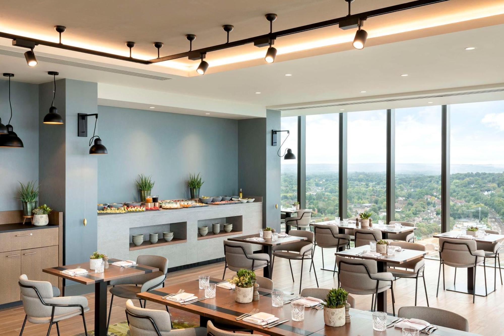 מלון Hilton ווקינג מראה חיצוני תמונה