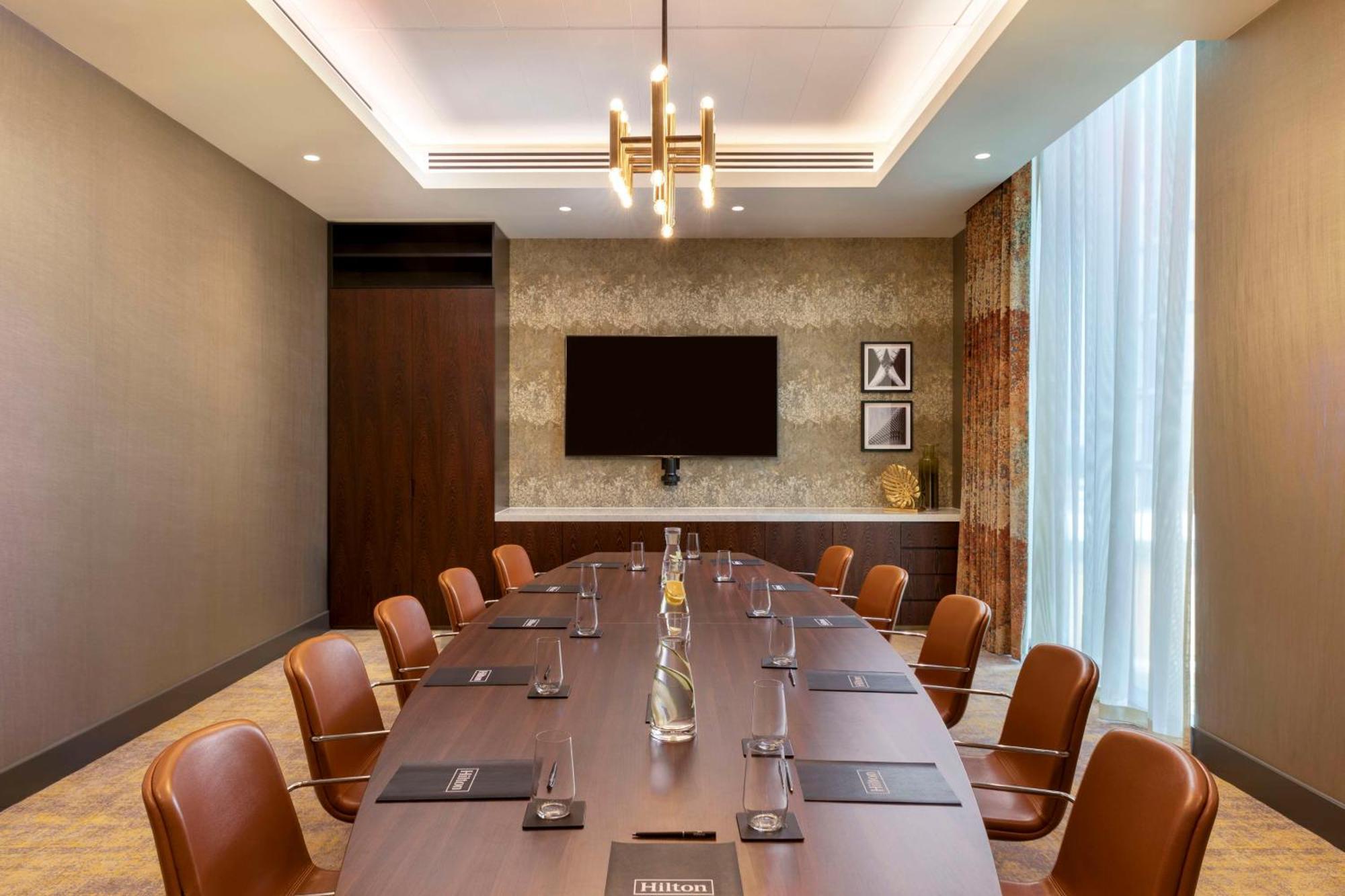 מלון Hilton ווקינג מראה חיצוני תמונה