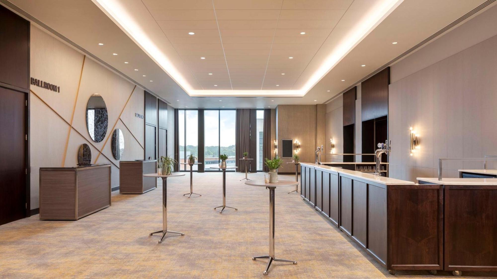 מלון Hilton ווקינג מראה חיצוני תמונה