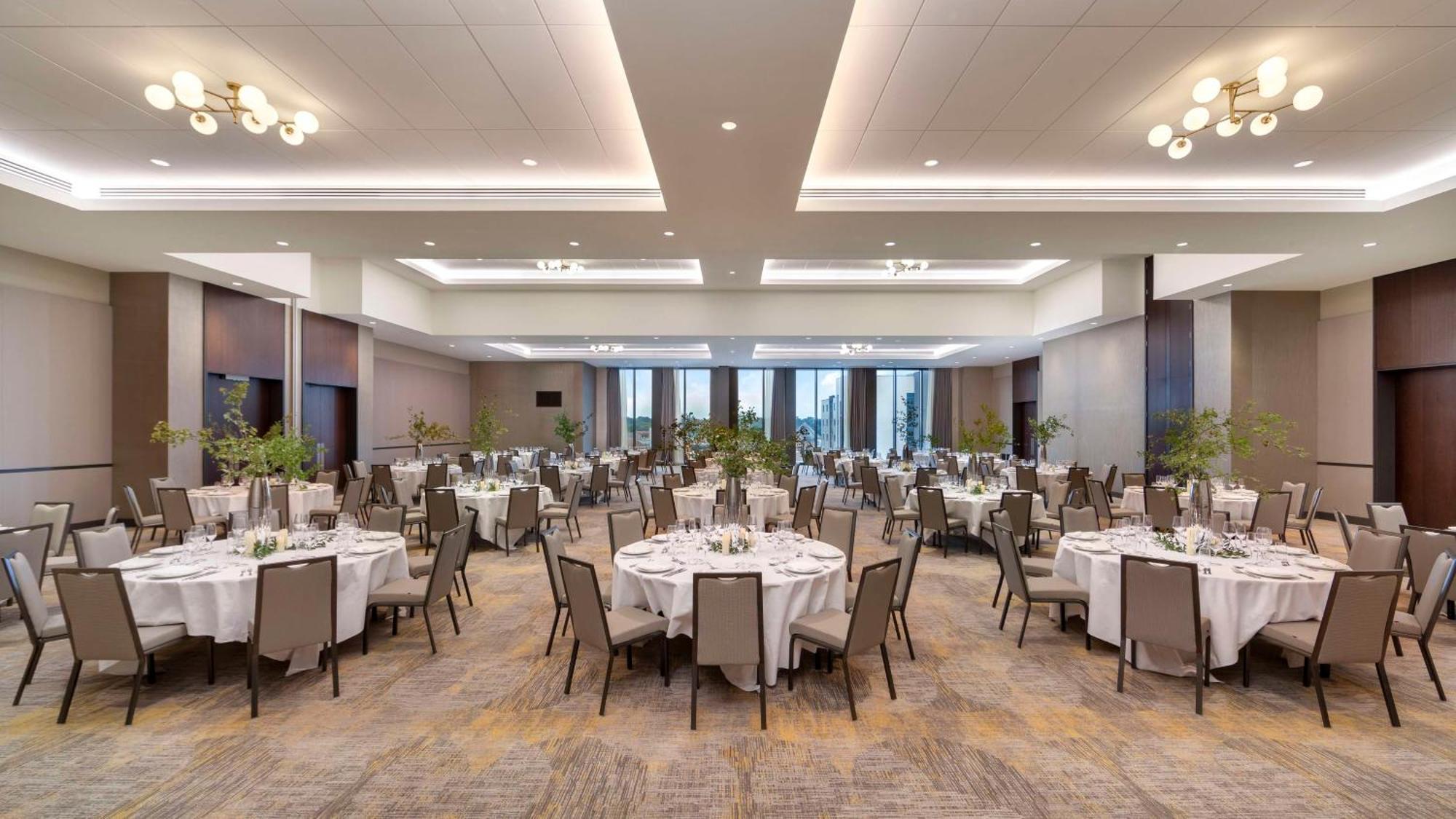 מלון Hilton ווקינג מראה חיצוני תמונה
