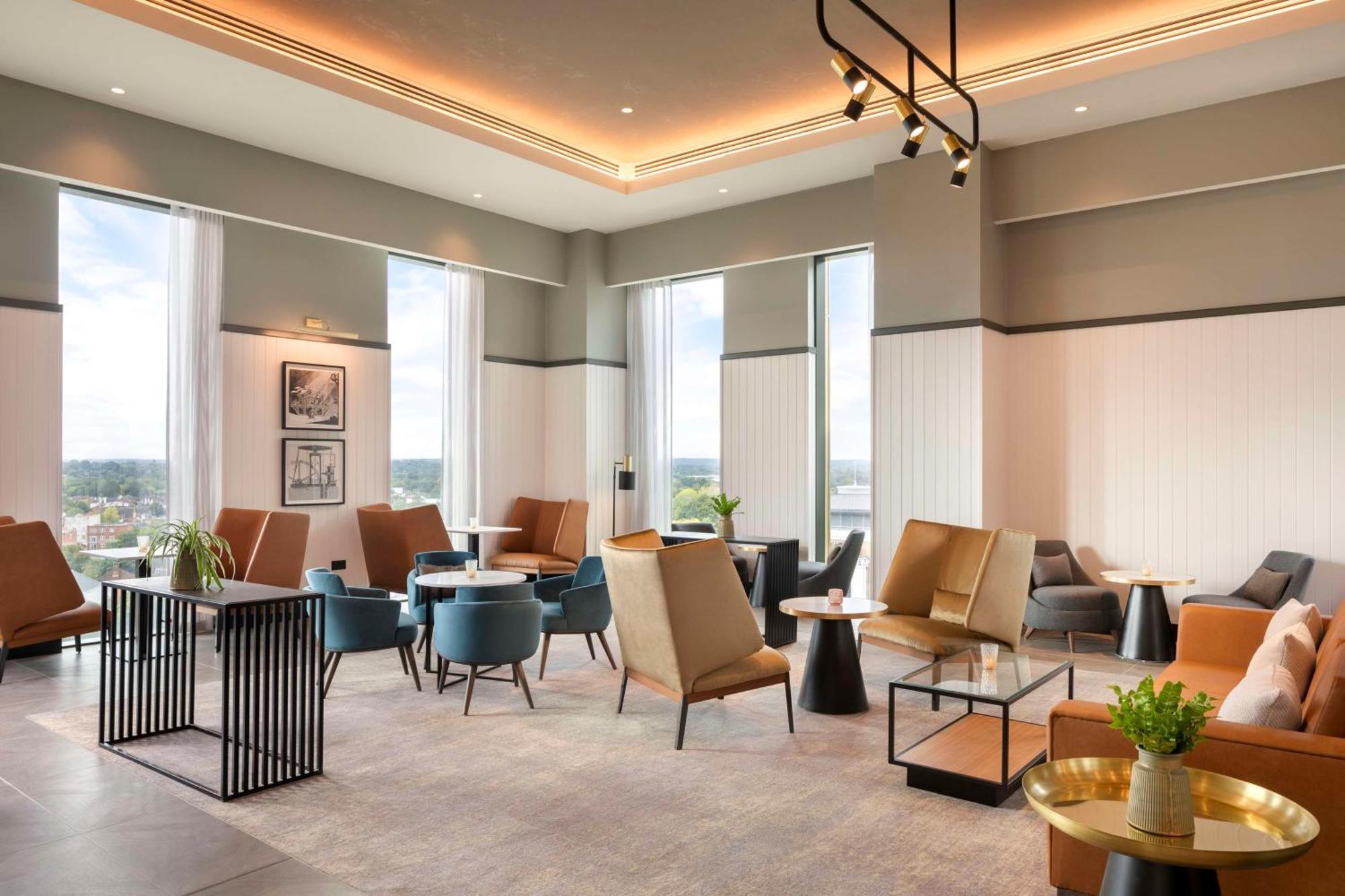 מלון Hilton ווקינג מראה חיצוני תמונה