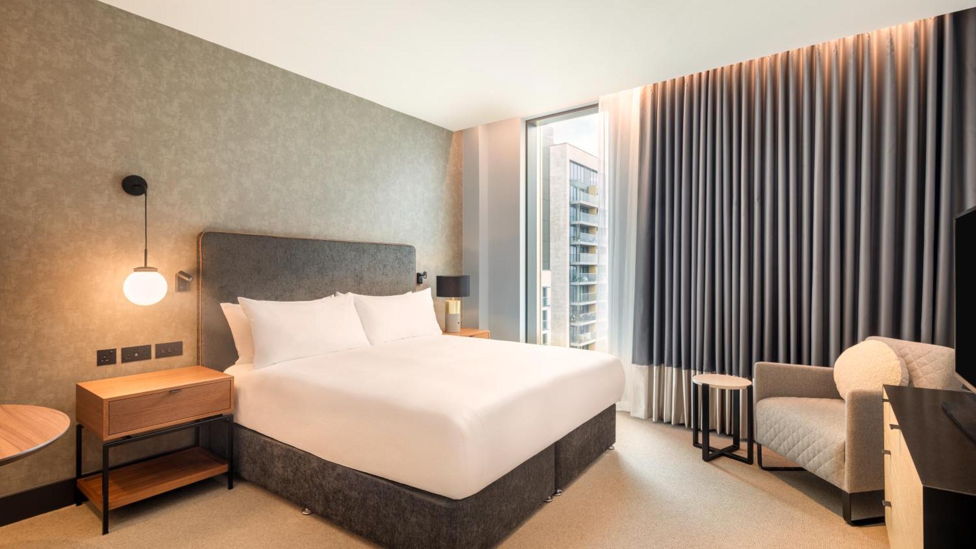 מלון Hilton ווקינג מראה חיצוני תמונה