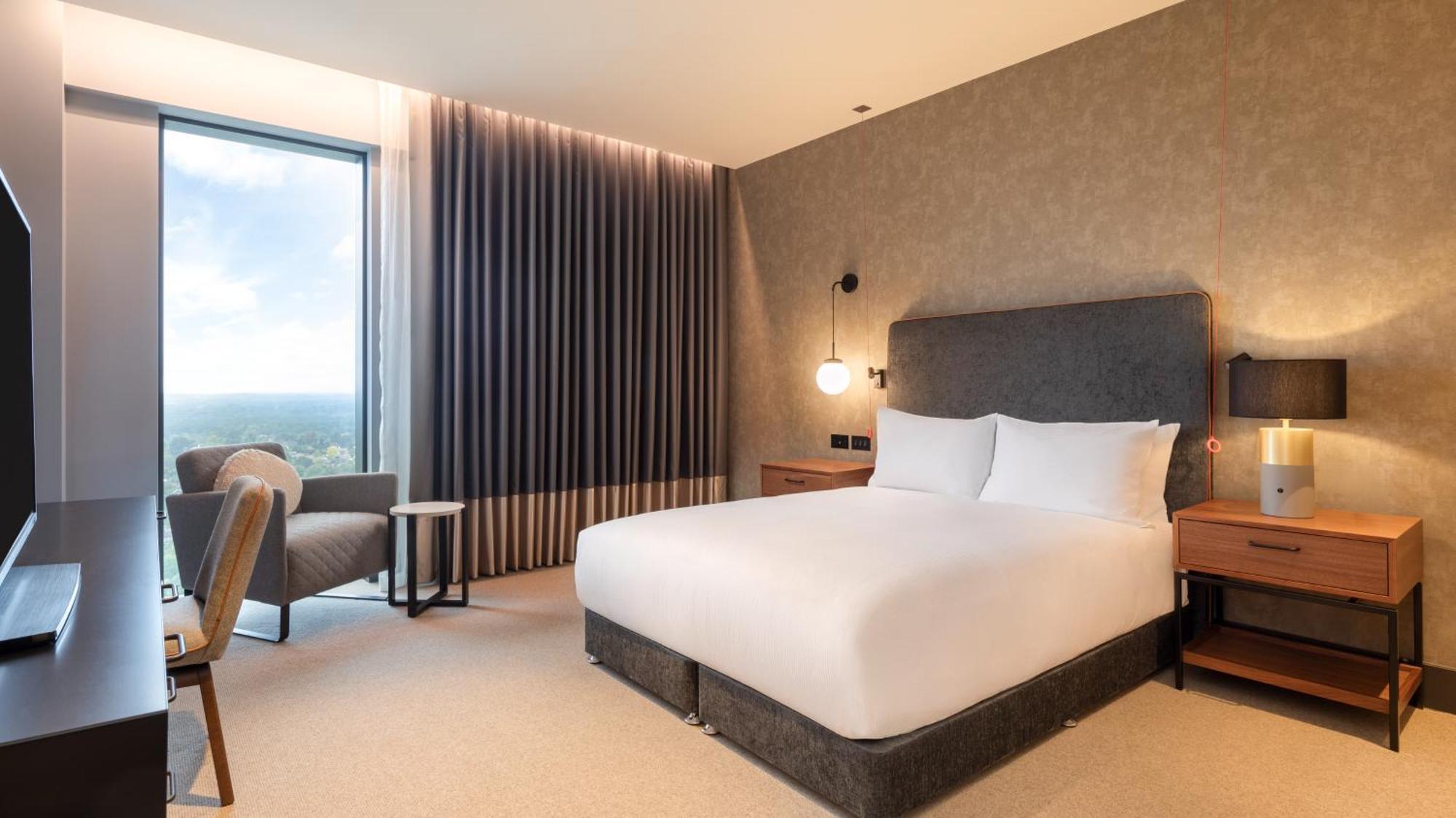 מלון Hilton ווקינג מראה חיצוני תמונה