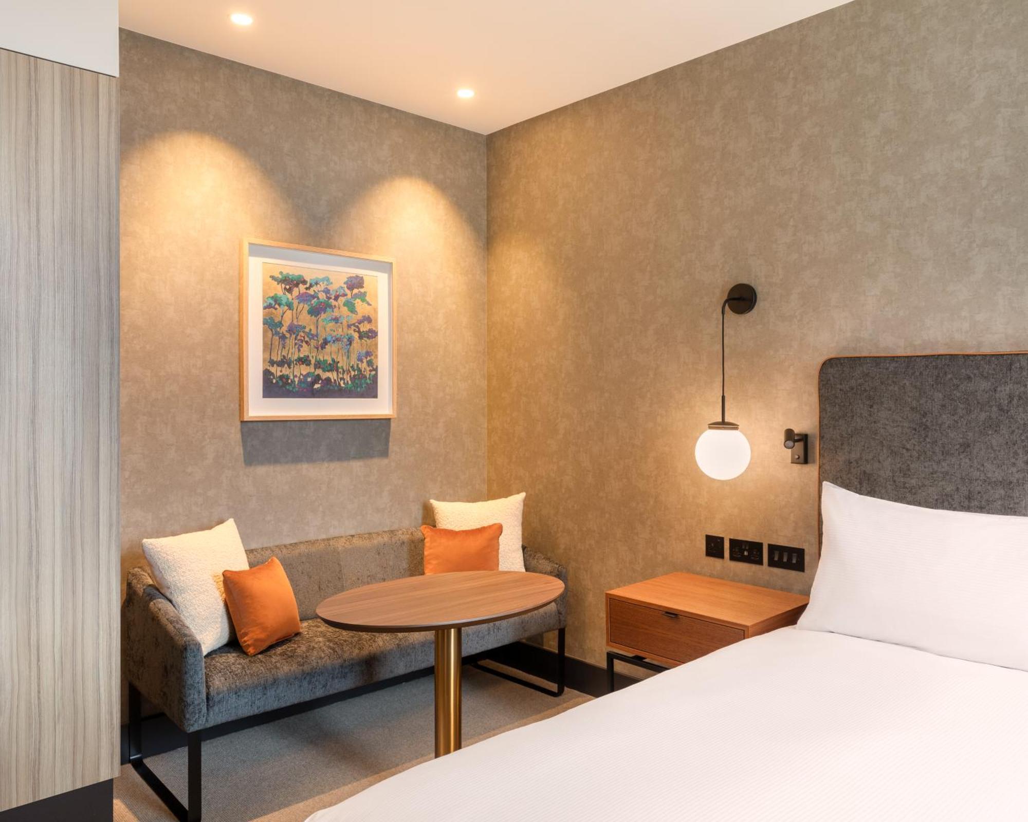 מלון Hilton ווקינג מראה חיצוני תמונה