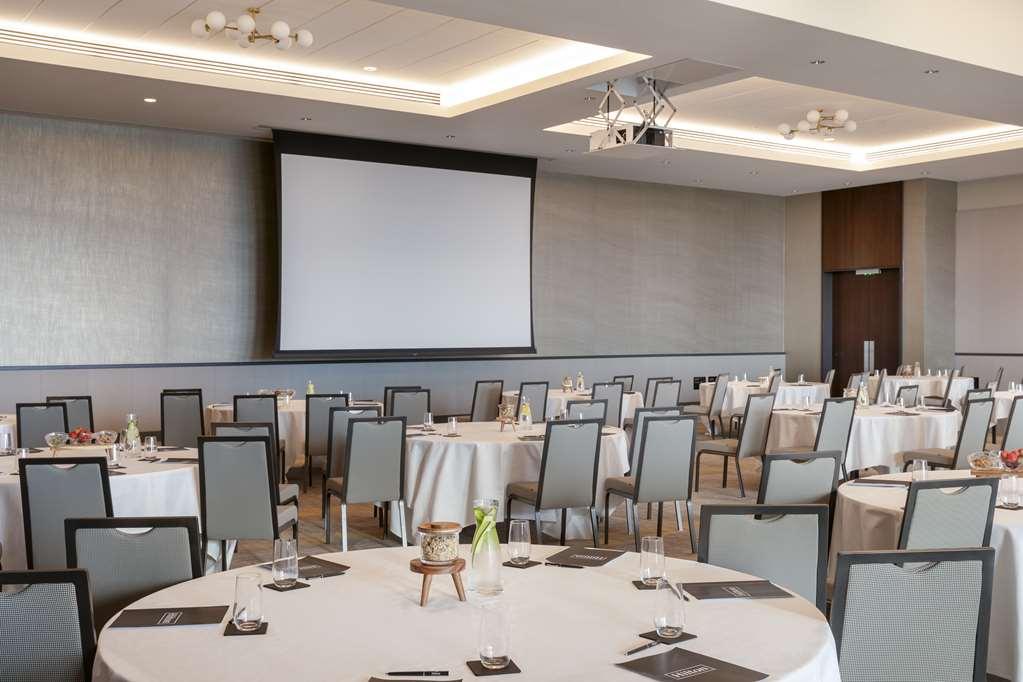 מלון Hilton ווקינג מתקנים תמונה