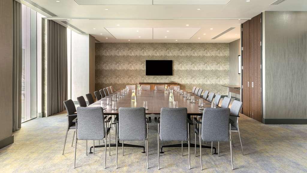 מלון Hilton ווקינג מתקנים תמונה