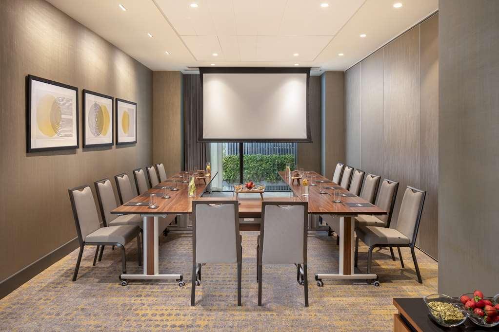 מלון Hilton ווקינג מתקנים תמונה
