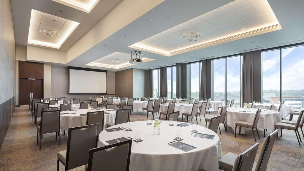 מלון Hilton ווקינג מתקנים תמונה