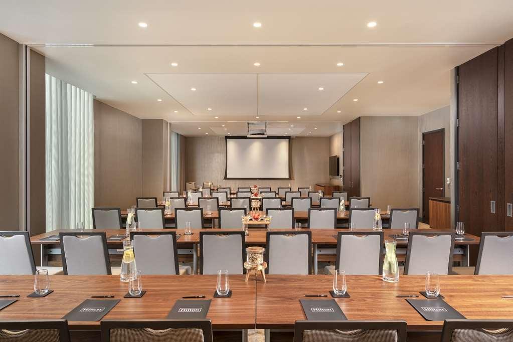 מלון Hilton ווקינג מתקנים תמונה