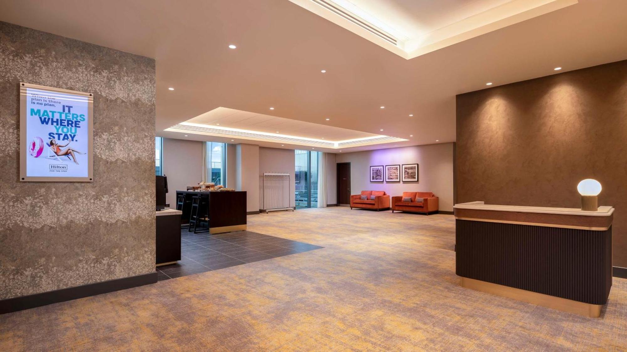 מלון Hilton ווקינג מראה חיצוני תמונה